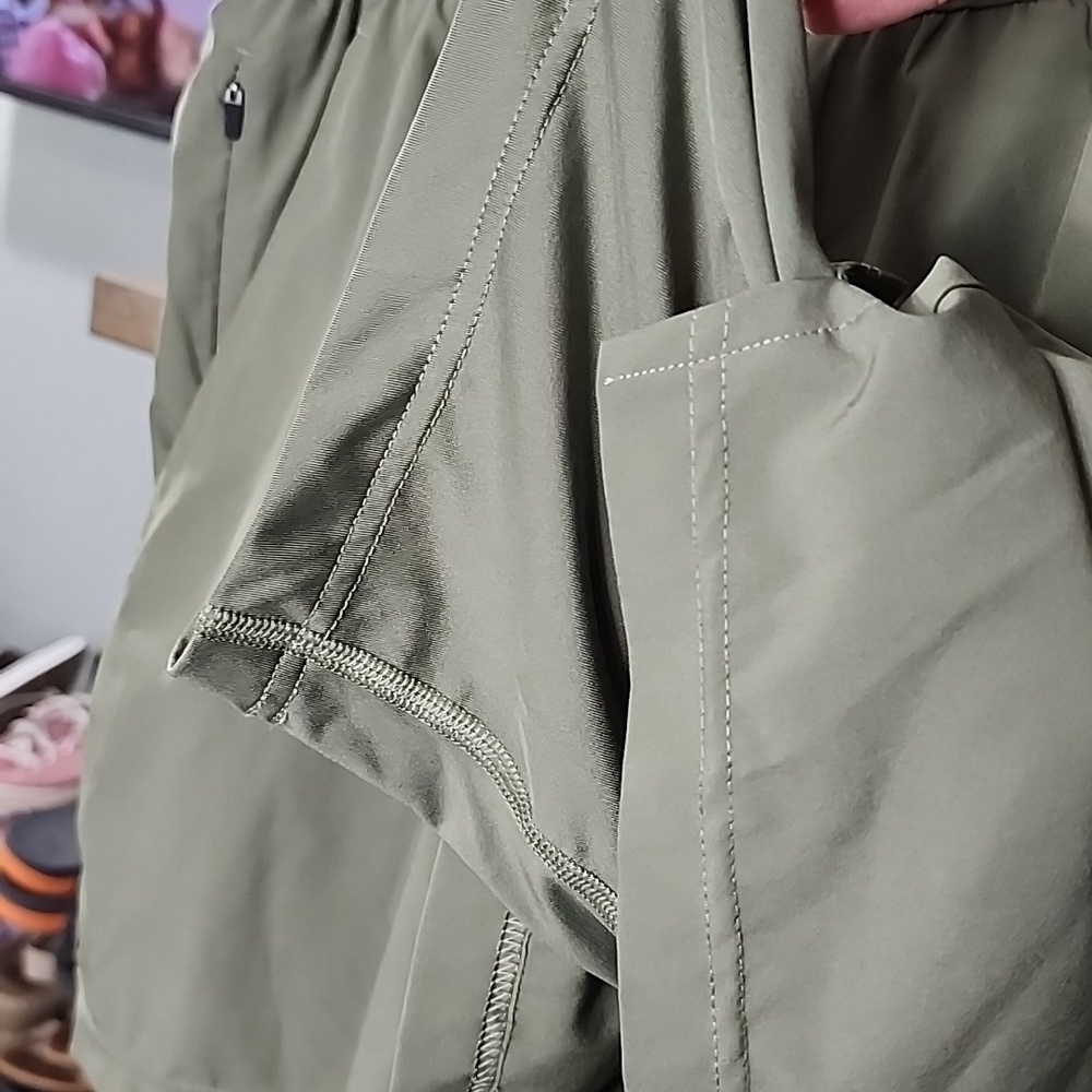 XERSION RUNNING SHORTS - Picture 2 of 3